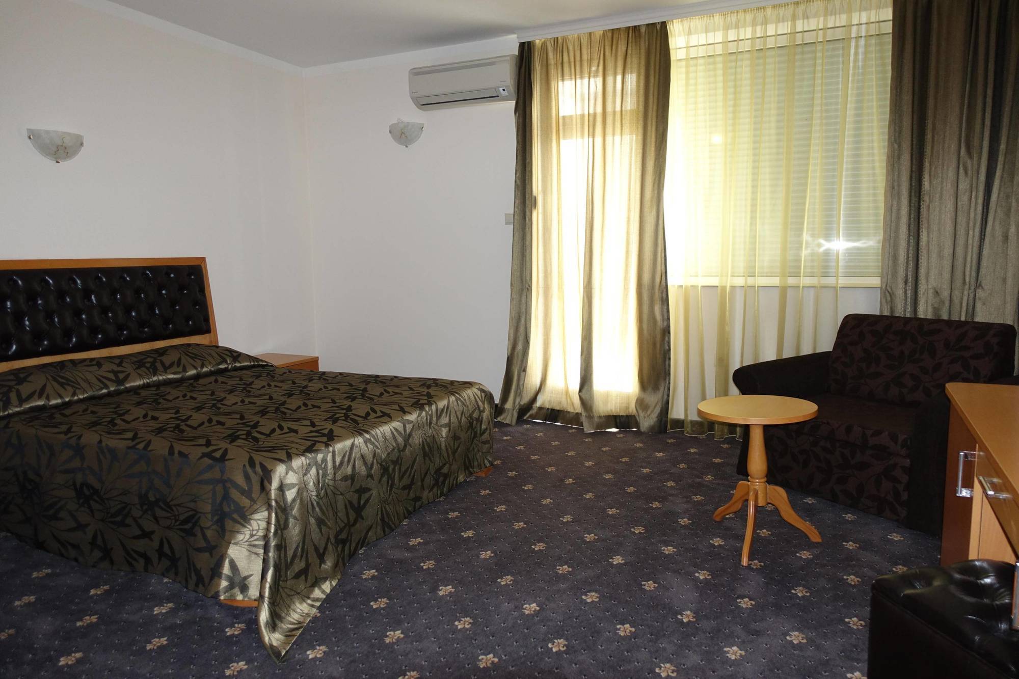 Hotel Incognito Поморие Экстерьер фото